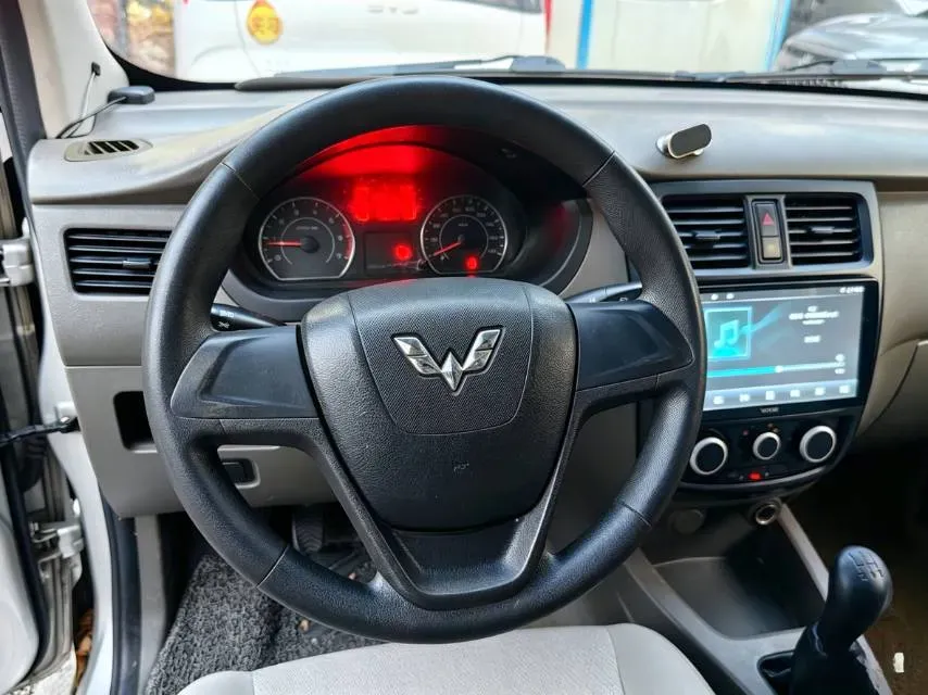 2018 WuLing RongGuang V 1.5L 112HP L4 5MT,autocango,china used car exporter,china ev exporter,chinese used car exporter,chinese used ev exporter