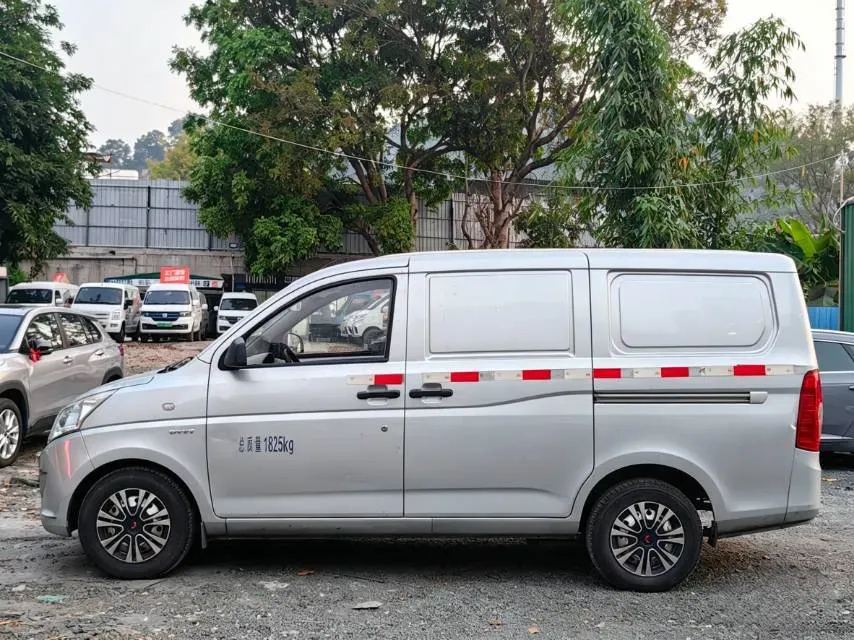 2018 WuLing RongGuang V 1.5L 112HP L4 5MT,autocango,china used car exporter,china ev exporter,chinese used car exporter,chinese used ev exporter