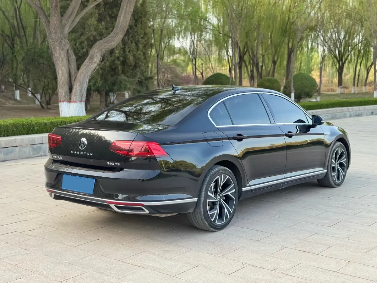 2023 Volkswagen Magotan 2.0T 186HP L4 7DCT,autocango,china used car exporter,china ev exporter,chinese used car exporter,chinese used ev exporter