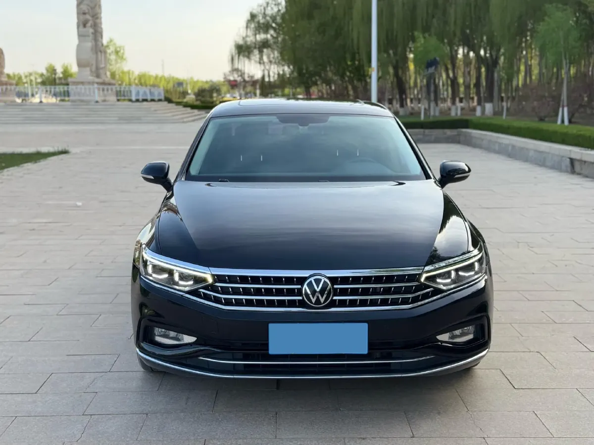 2023 Volkswagen Magotan 2.0T 186HP L4 7DCT,autocango,china used car exporter,china ev exporter,chinese used car exporter,chinese used ev exporter