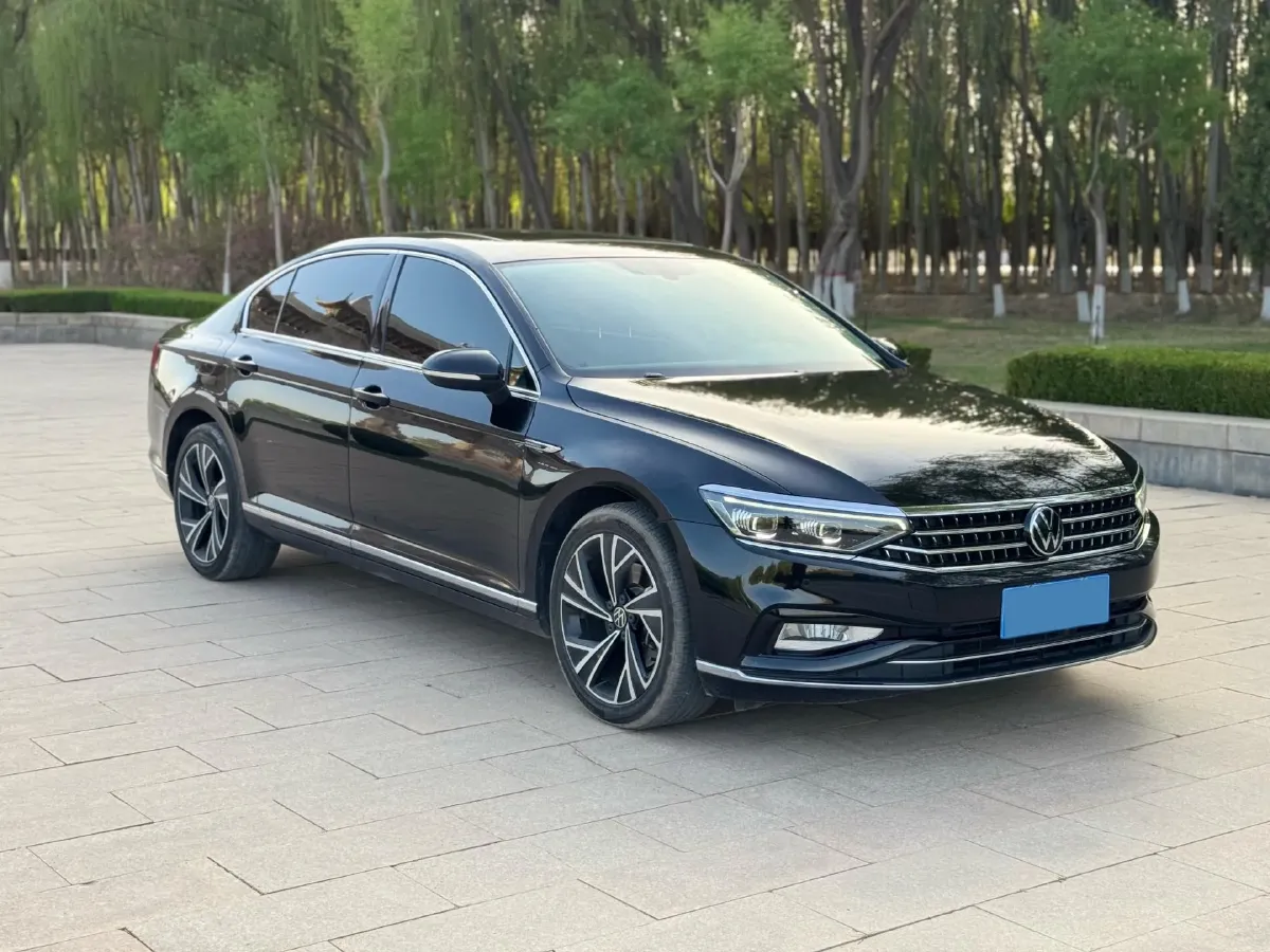 2023 Volkswagen Magotan 2.0T 186HP L4 7DCT,autocango,china used car exporter,china ev exporter,chinese used car exporter,chinese used ev exporter