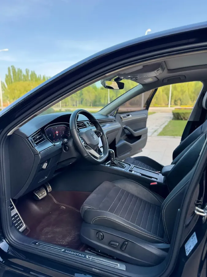 2023 Volkswagen Magotan 2.0T 186HP L4 7DCT,autocango,china used car exporter,china ev exporter,chinese used car exporter,chinese used ev exporter