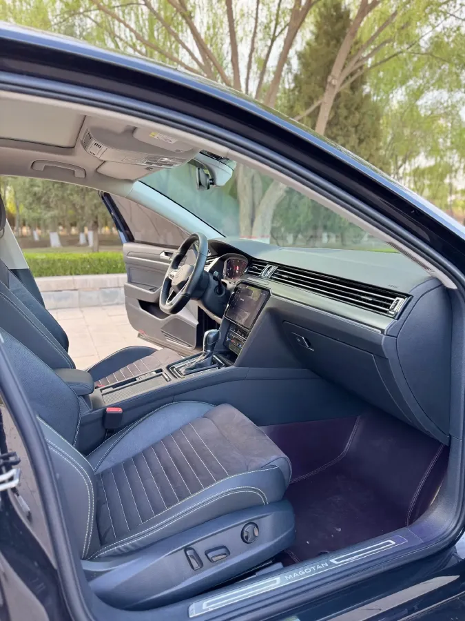 2023 Volkswagen Magotan 2.0T 186HP L4 7DCT,autocango,china used car exporter,china ev exporter,chinese used car exporter,chinese used ev exporter