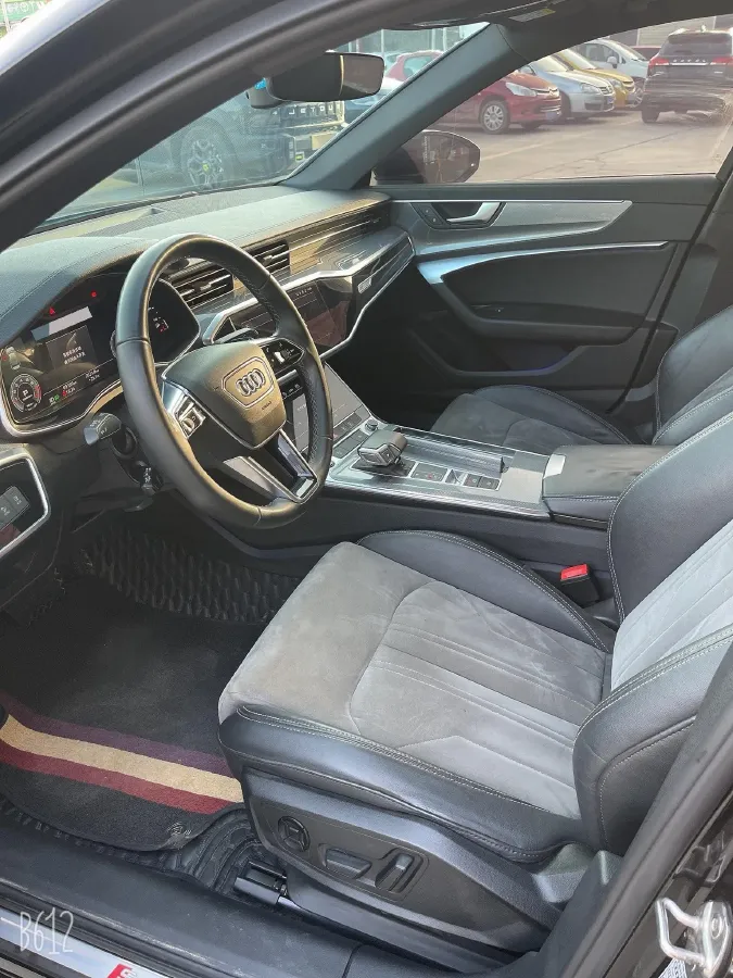 2022 Audi A6L 2.0T 190HP L4 7DCT,autocango,china used car exporter,china ev exporter,chinese used car exporter,chinese used ev exporter