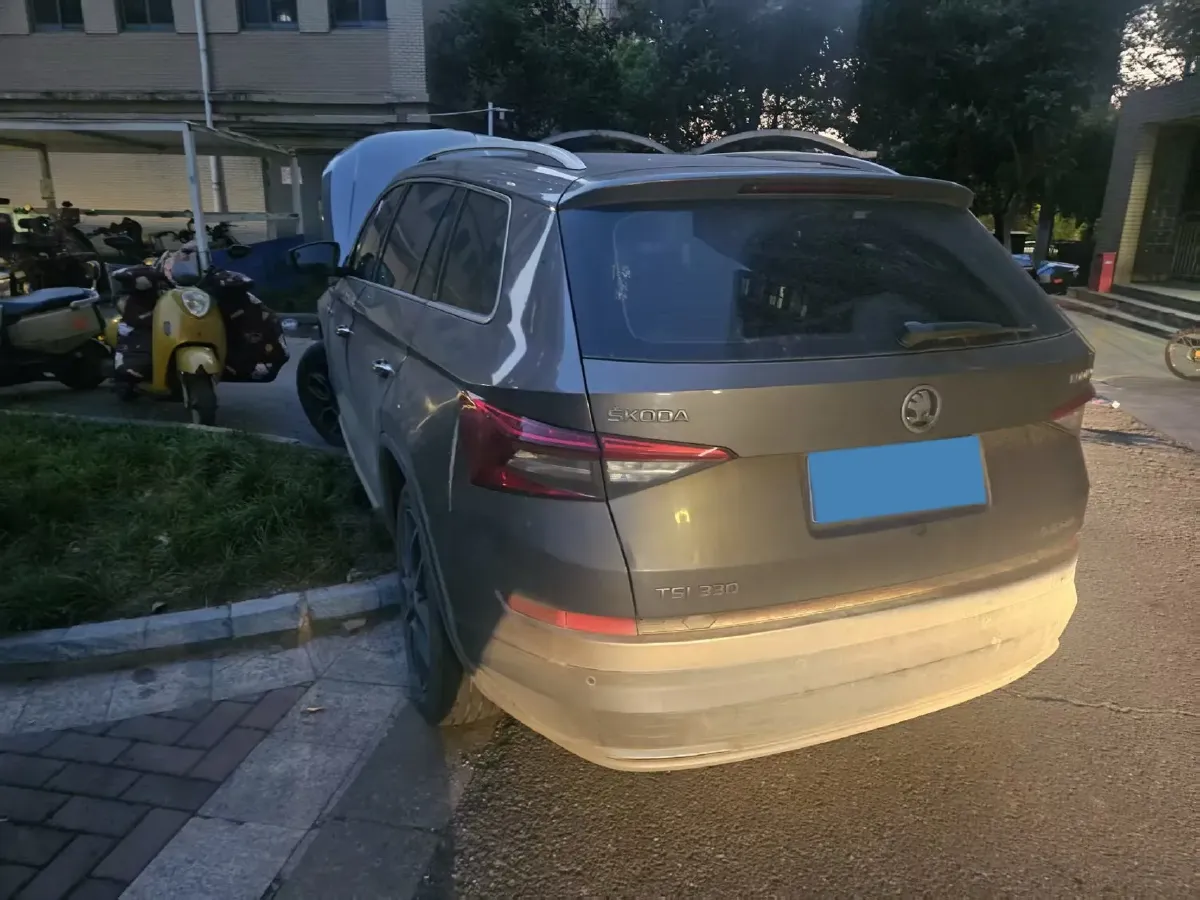 2018 Skoda Kodiak 1.8T 180HP L4 7DCT,autocango,china used car exporter,china ev exporter,chinese used car exporter,chinese used ev exporter