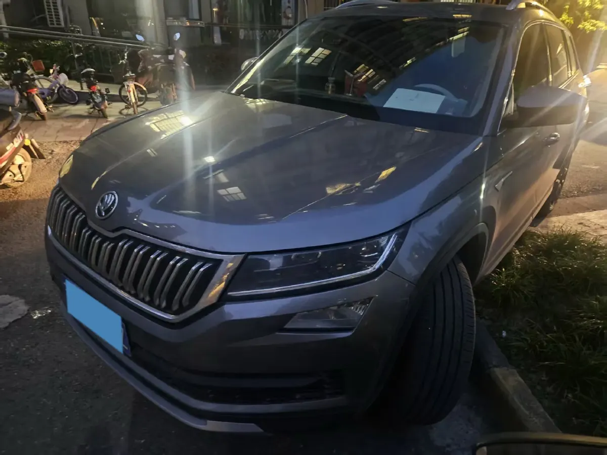 2018 Skoda Kodiak 1.8T 180HP L4 7DCT,autocango,china used car exporter,china ev exporter,chinese used car exporter,chinese used ev exporter