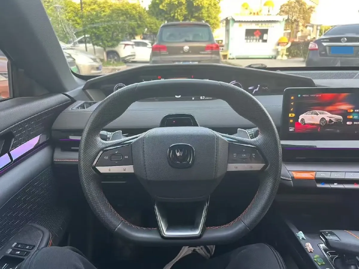 2022 ChangAn UNI-V 1.5T 188HP L4 7DCT,autocango,china used car exporter,china ev exporter,chinese used car exporter,chinese used ev exporter