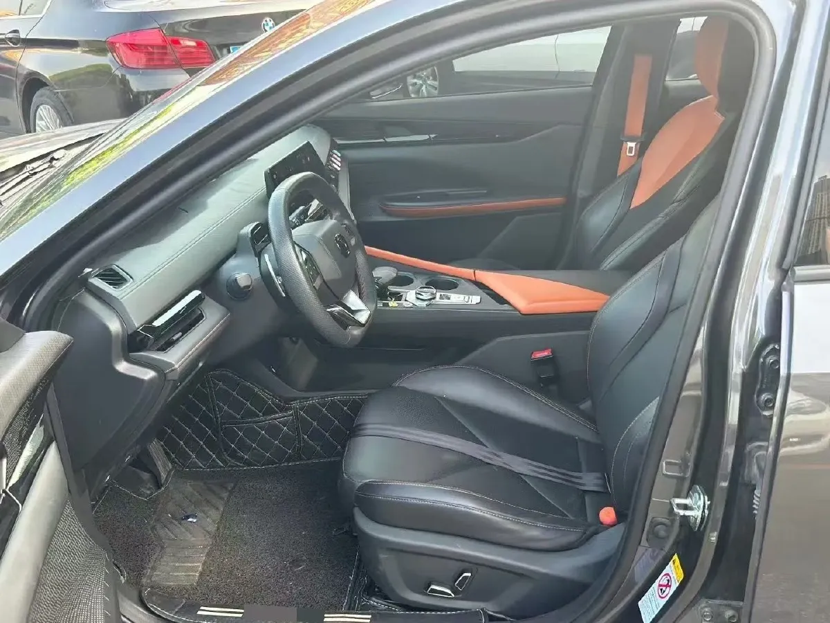 2022 ChangAn UNI-V 1.5T 188HP L4 7DCT,autocango,china used car exporter,china ev exporter,chinese used car exporter,chinese used ev exporter