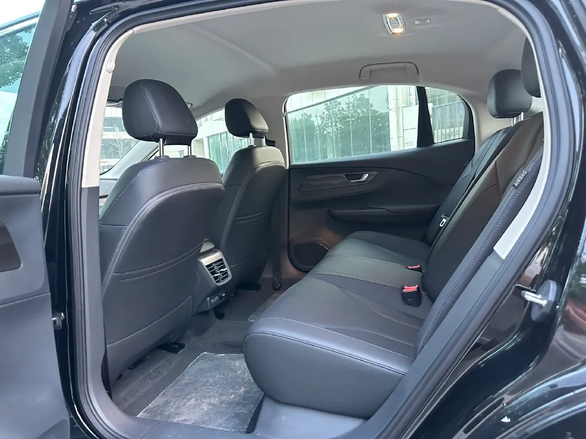 2023 HongQi E-QM5 BEV 54KWH,autocango,china used car exporter,china ev exporter,chinese used car exporter,chinese used ev exporter