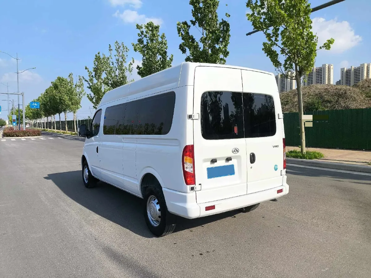 2023 MAXUS XinTu V80 2.0T 127HP L4 6MT,autocango,china used car exporter,china ev exporter,chinese used car exporter,chinese used ev exporter