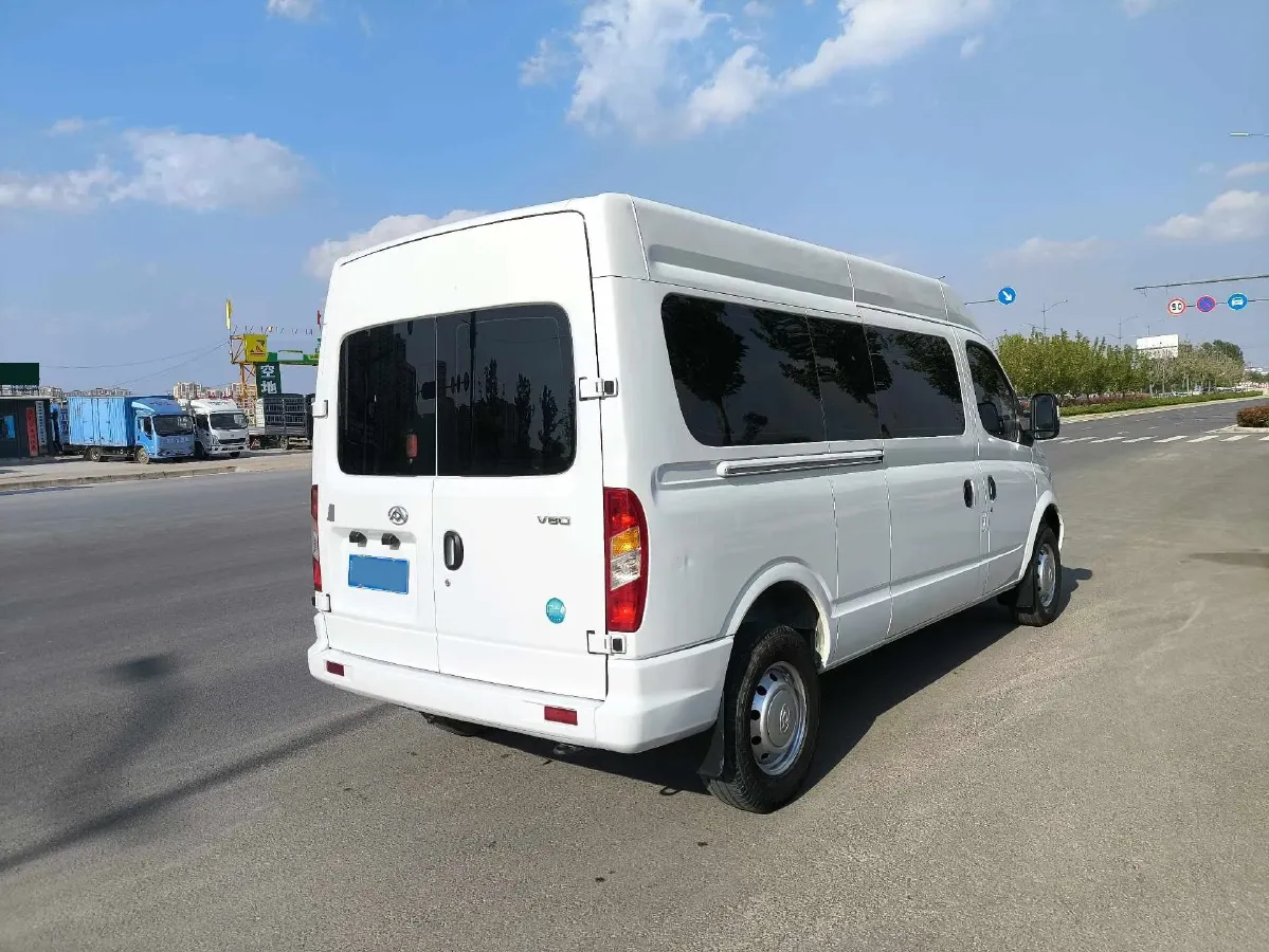 2023 MAXUS XinTu V80 2.0T 127HP L4 6MT,autocango,china used car exporter,china ev exporter,chinese used car exporter,chinese used ev exporter