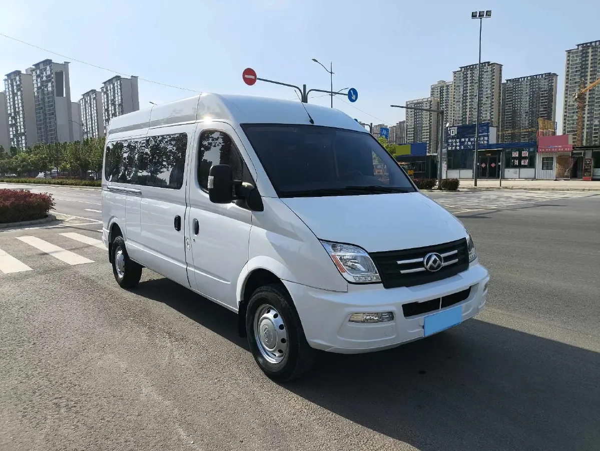 2023 MAXUS XinTu V80 2.0T 127HP L4 6MT,autocango,china used car exporter,china ev exporter,chinese used car exporter,chinese used ev exporter