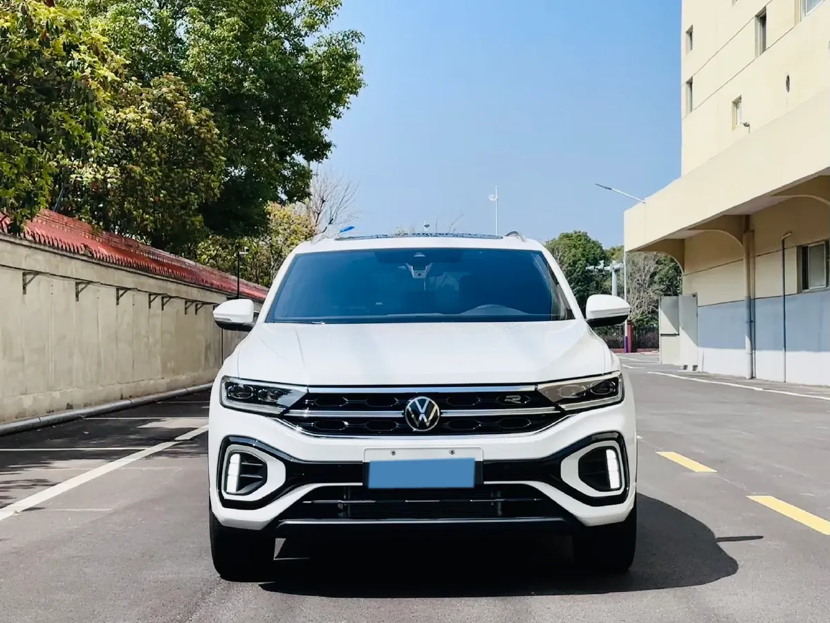 2025 Volkswagen T-Roc 1.5T 160HP L4 7DCT,autocango,china used car exporter,china ev exporter,chinese used car exporter,chinese used ev exporter
