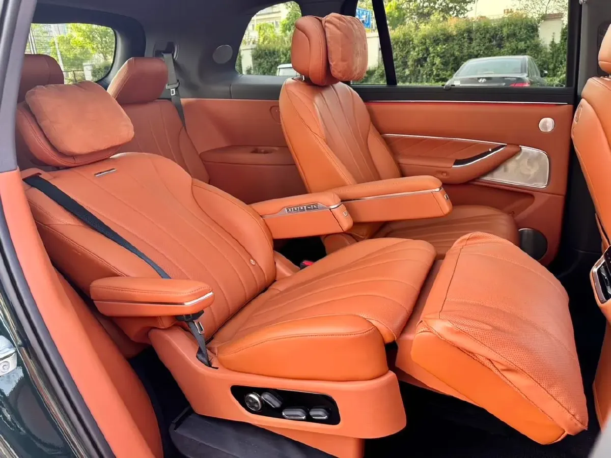 2025 AITO AITO M9 REEV 160HP REEV 52KWH,autocango,china used car exporter,china ev exporter,chinese used car exporter,chinese used ev exporter