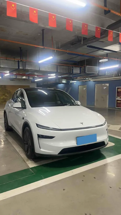 2025 Tesla Model Y BEV 62.5KWH,autocango,china used car exporter,china ev exporter,chinese used car exporter,chinese used ev exporter