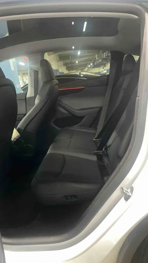 2025 Tesla Model Y BEV 62.5KWH,autocango,china used car exporter,china ev exporter,chinese used car exporter,chinese used ev exporter