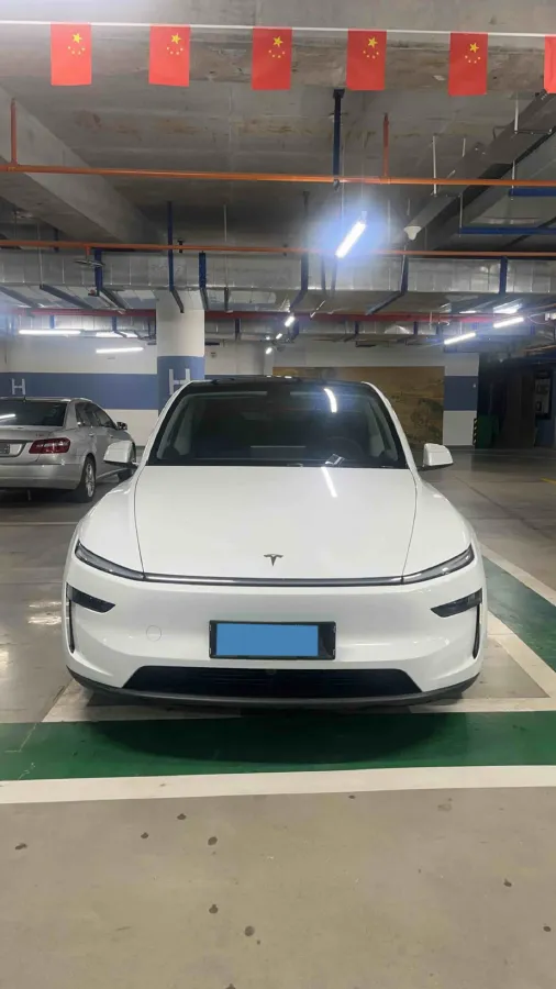 2025 Tesla Model Y BEV 62.5KWH,autocango,china used car exporter,china ev exporter,chinese used car exporter,chinese used ev exporter