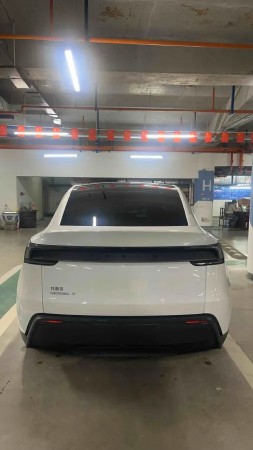 2025 Tesla Model Y BEV 62.5KWH,autocango,china used car exporter,china ev exporter,chinese used car exporter,chinese used ev exporter