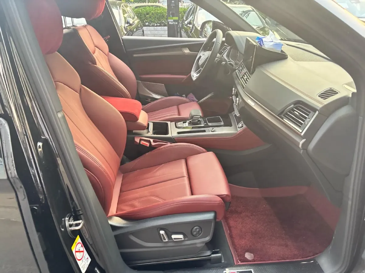 2024 Audi Q5L 2.0T 245HP L4 7DCT,autocango,china used car exporter,china ev exporter,chinese used car exporter,chinese used ev exporter