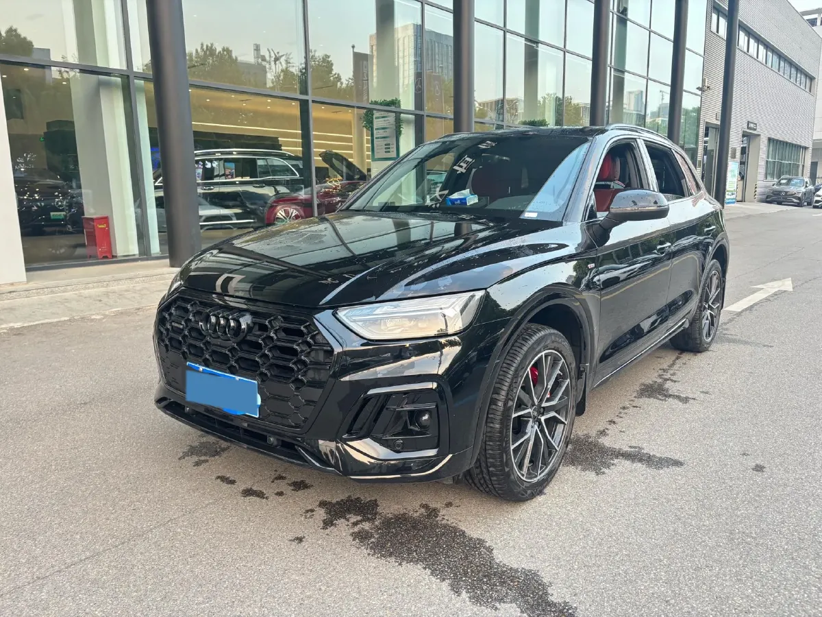 2024 Audi Q5L 2.0T 245HP L4 7DCT,autocango,china used car exporter,china ev exporter,chinese used car exporter,chinese used ev exporter