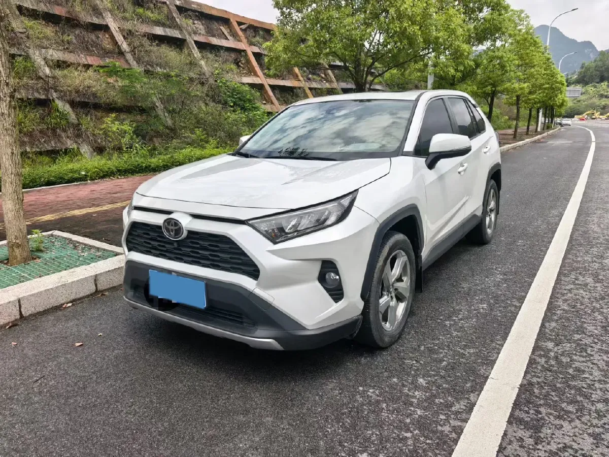 2022 Toyota RAV4 2.0L 171HP L4 CVT,autocango,china used car exporter,china ev exporter,chinese used car exporter,chinese used ev exporter