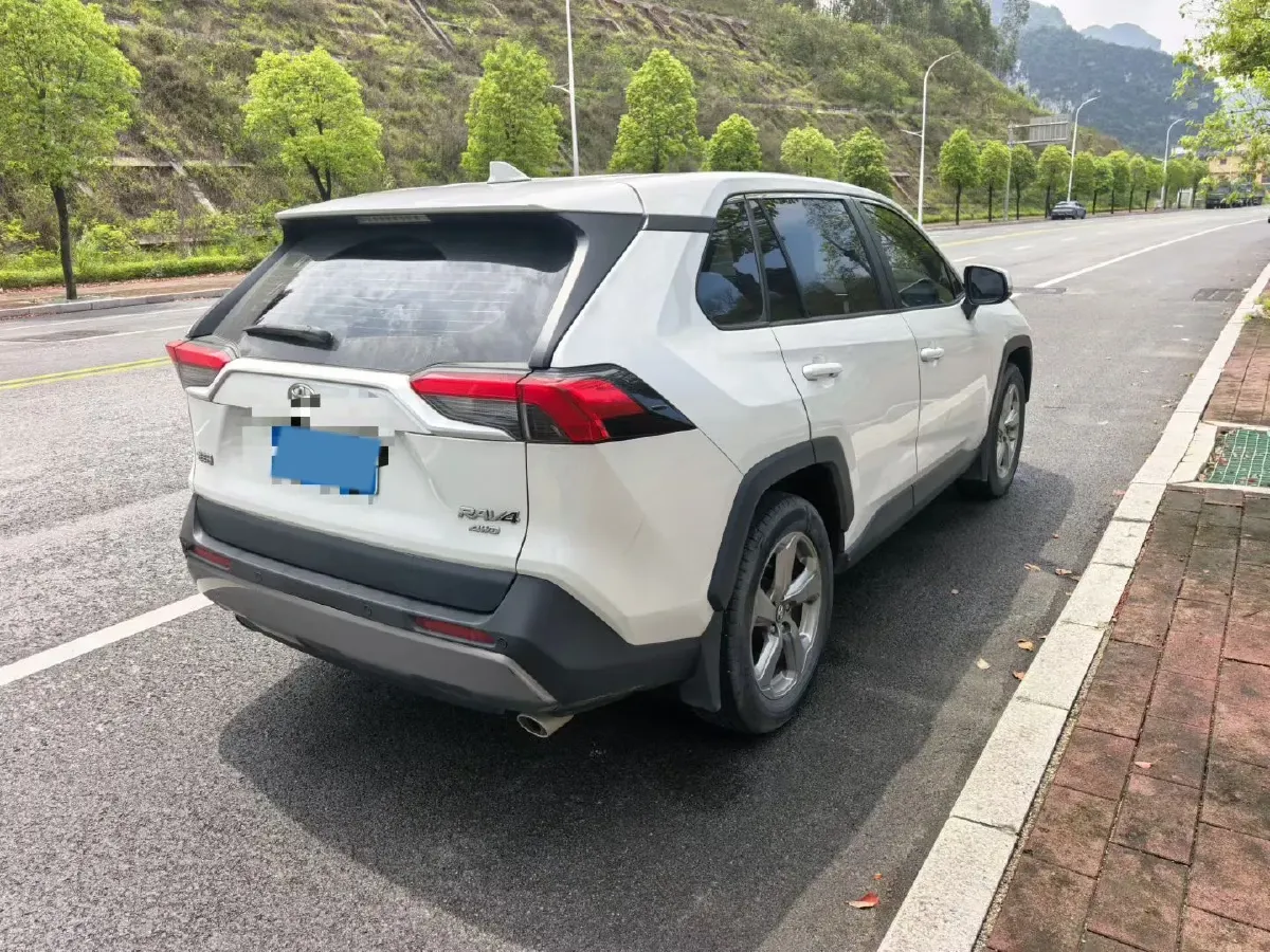 2022 Toyota RAV4 2.0L 171HP L4 CVT,autocango,china used car exporter,china ev exporter,chinese used car exporter,chinese used ev exporter