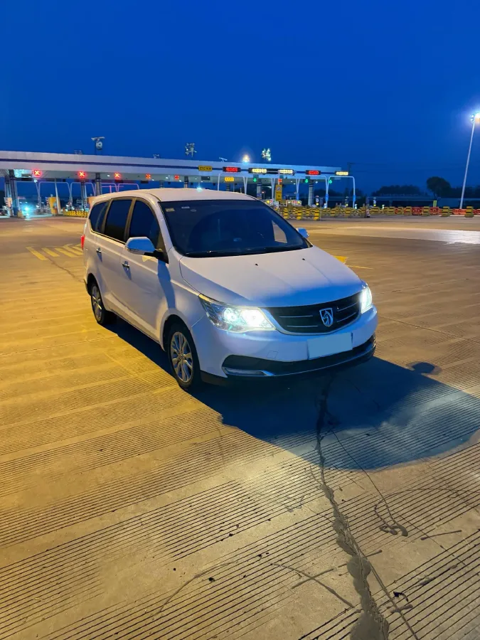 2016 BaoJun 730 1.5L 112HP L4 5MT,autocango,china used car exporter,china ev exporter,chinese used car exporter,chinese used ev exporter