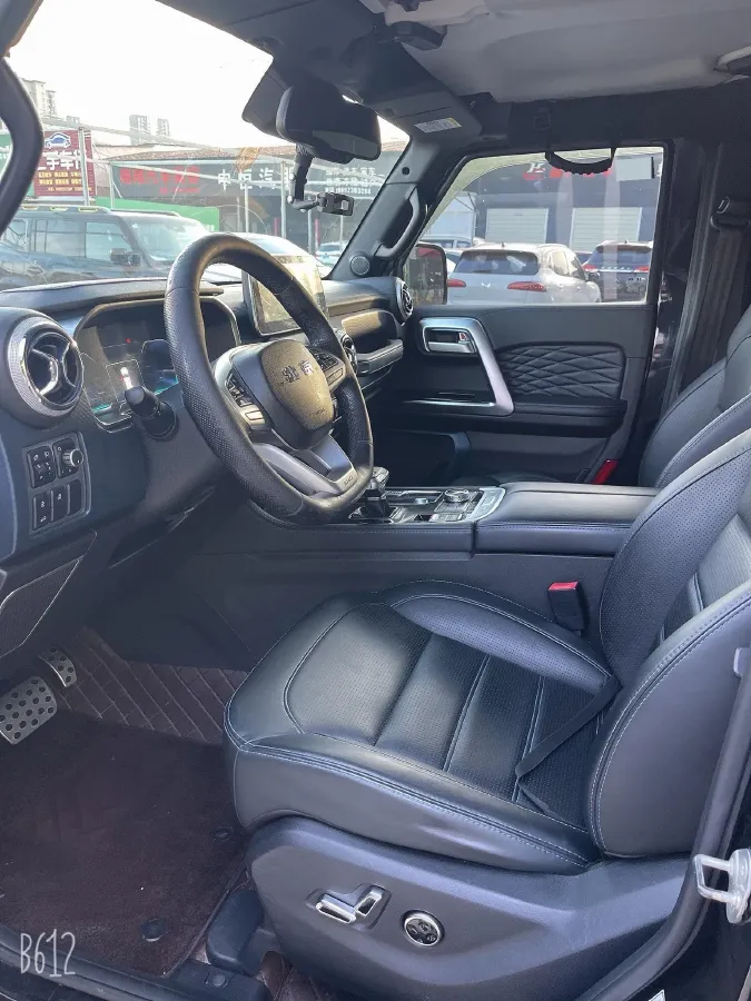 2020 Beijing BJ40 2.0T 224HP L4 8AT,autocango,china used car exporter,china ev exporter,chinese used car exporter,chinese used ev exporter