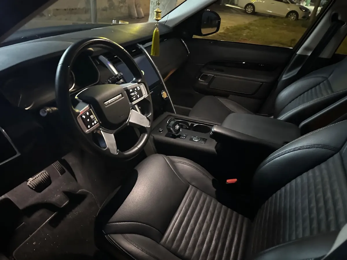 2023 Land Rover Discovery 2.0T 300HP L4 8AT,autocango,china used car exporter,china ev exporter,chinese used car exporter,chinese used ev exporter