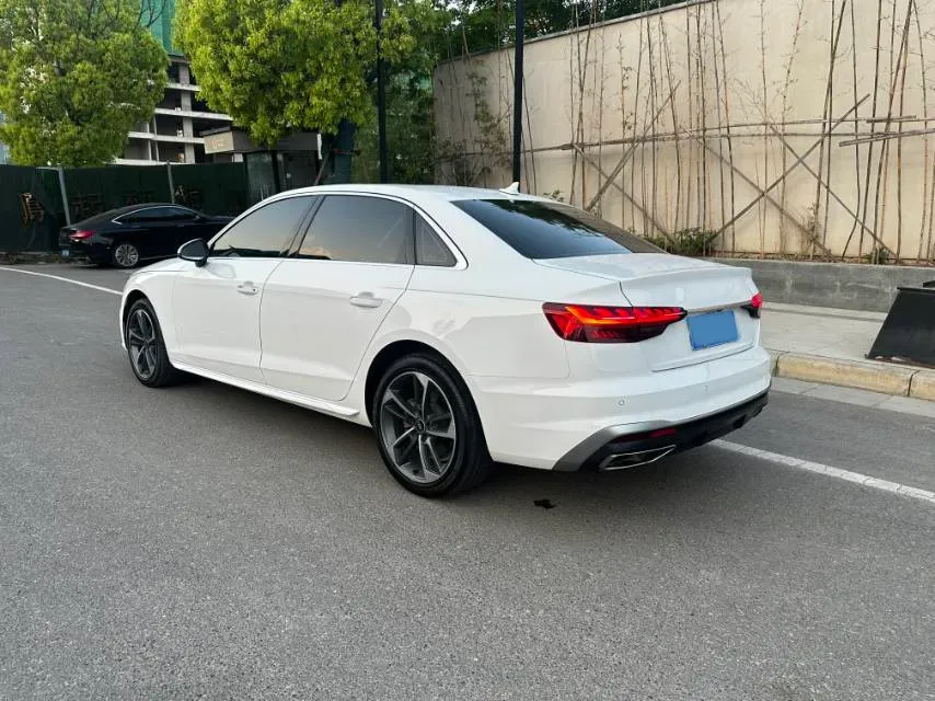 2022 Audi A4L 2.0T 190HP L4 7DCT,autocango,china used car exporter,china ev exporter,chinese used car exporter,chinese used ev exporter