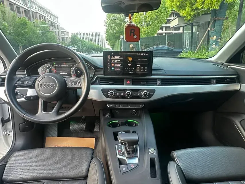 2022 Audi A4L 2.0T 190HP L4 7DCT,autocango,china used car exporter,china ev exporter,chinese used car exporter,chinese used ev exporter