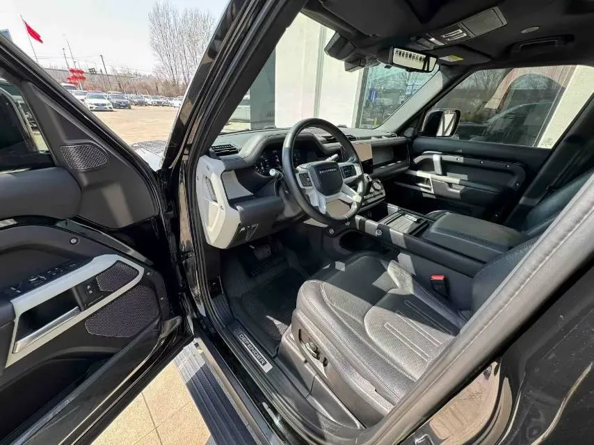 2022 Land Rover Defender 3.0T 400HP L6 8AT,autocango,china used car exporter,china ev exporter,chinese used car exporter,chinese used ev exporter