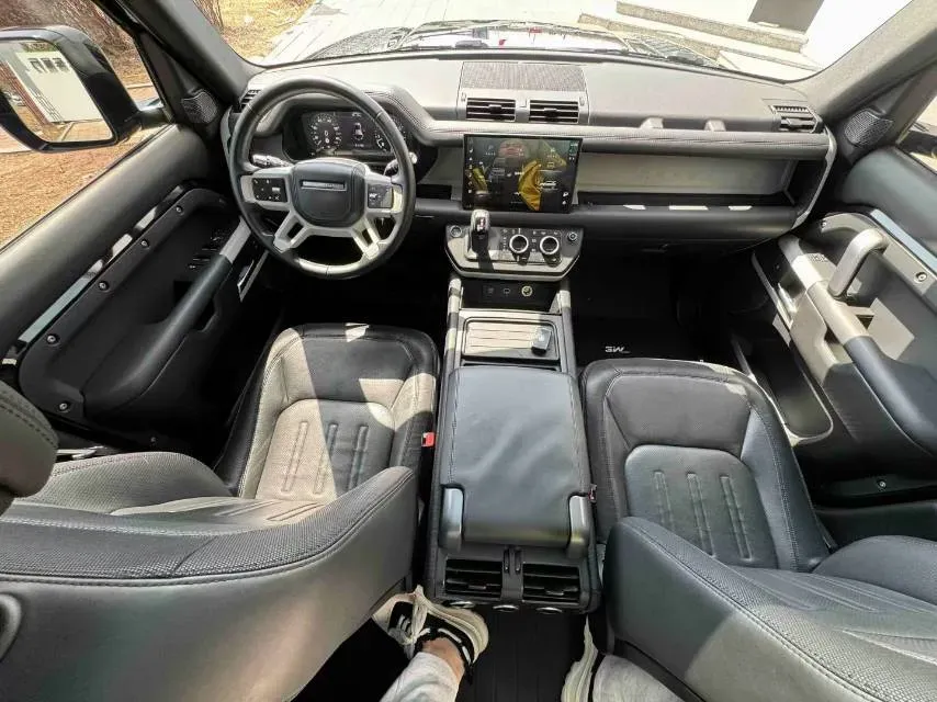 2022 Land Rover Defender 3.0T 400HP L6 8AT,autocango,china used car exporter,china ev exporter,chinese used car exporter,chinese used ev exporter
