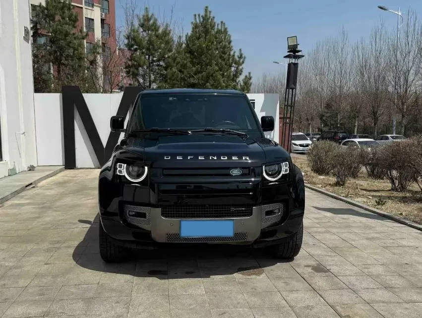 2022 Land Rover Defender 3.0T 400HP L6 8AT,autocango,china used car exporter,china ev exporter,chinese used car exporter,chinese used ev exporter
