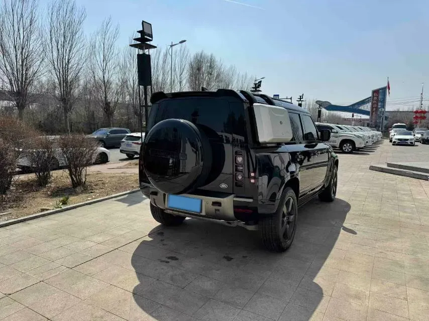2022 Land Rover Defender 3.0T 400HP L6 8AT,autocango,china used car exporter,china ev exporter,chinese used car exporter,chinese used ev exporter