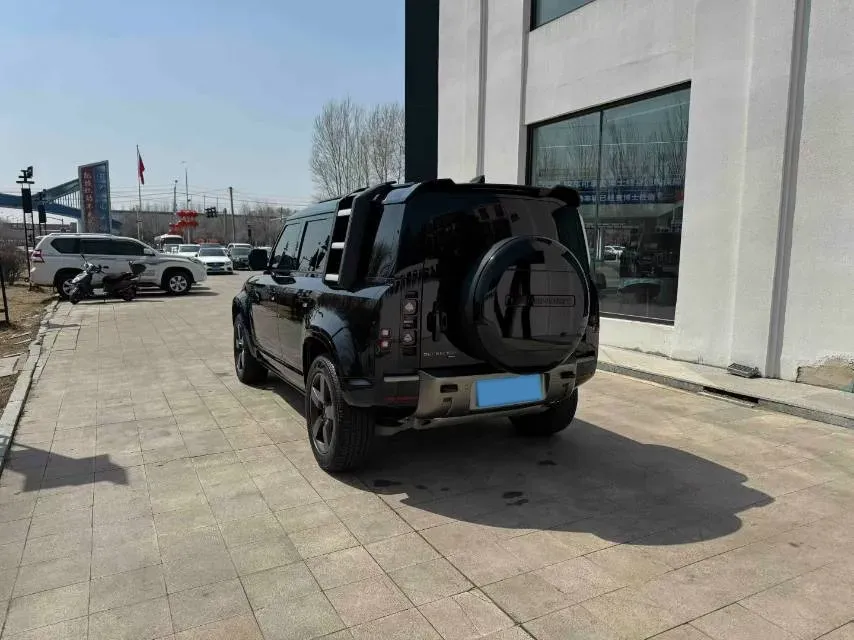 2022 Land Rover Defender 3.0T 400HP L6 8AT,autocango,china used car exporter,china ev exporter,chinese used car exporter,chinese used ev exporter