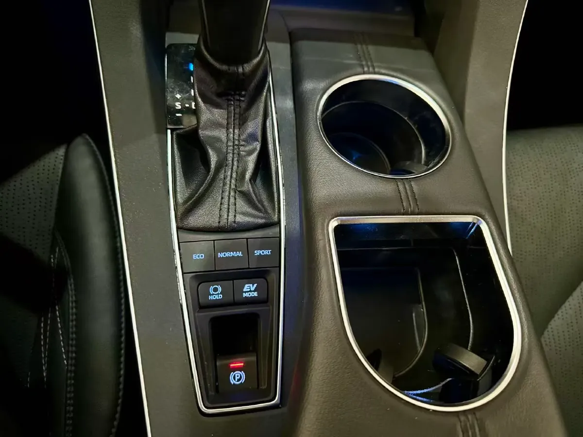 2019 Toyota Avalon 2.5L 178HP L4 E-CVT Hybrid,autocango,china used car exporter,china ev exporter,chinese used car exporter,chinese used ev exporter