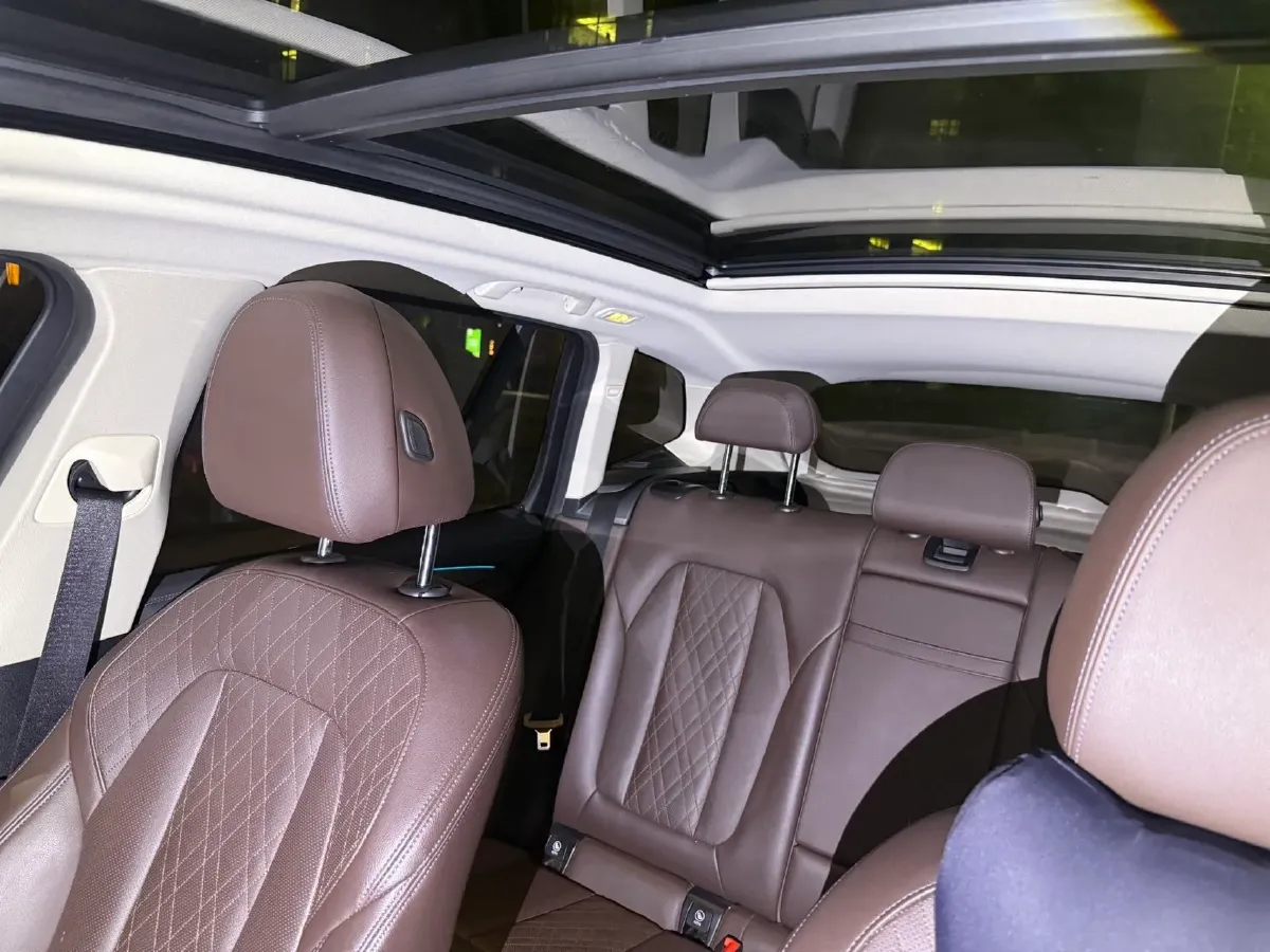 2022 BMW X3 2.0T 252HP L4 8AT,autocango,china used car exporter,china ev exporter,chinese used car exporter,chinese used ev exporter