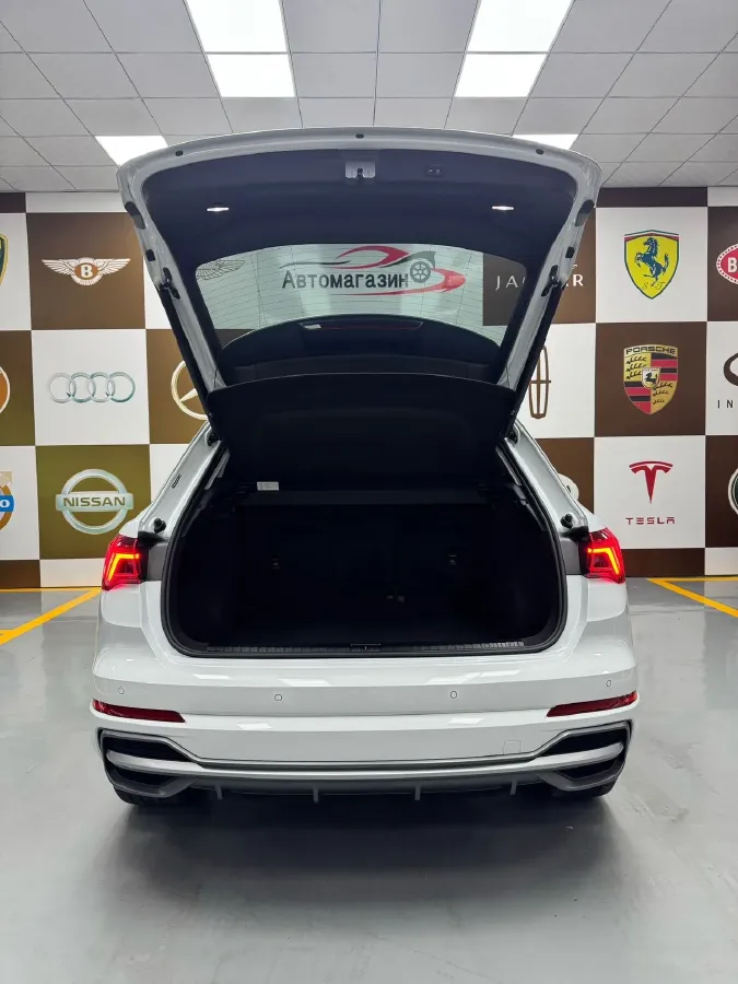 2022 Audi Q3 1.4T 150HP L4 7DCT,autocango,china used car exporter,china ev exporter,chinese used car exporter,chinese used ev exporter