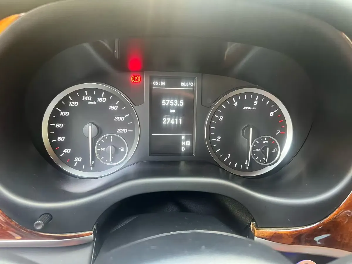 2023 Mercedes-Benz Vito 2.0T 211HP L4 9AT,autocango,china used car exporter,china ev exporter,chinese used car exporter,chinese used ev exporter