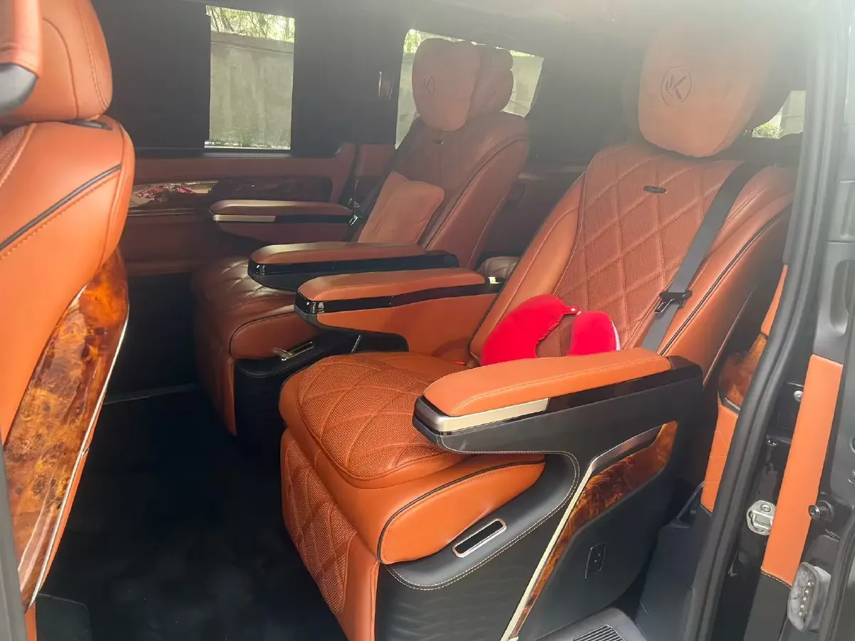 2023 Mercedes-Benz Vito 2.0T 211HP L4 9AT,autocango,china used car exporter,china ev exporter,chinese used car exporter,chinese used ev exporter