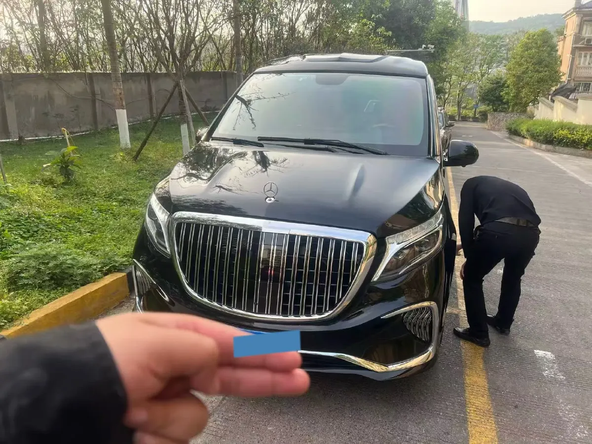 2023 Mercedes-Benz Vito 2.0T 211HP L4 9AT,autocango,china used car exporter,china ev exporter,chinese used car exporter,chinese used ev exporter
