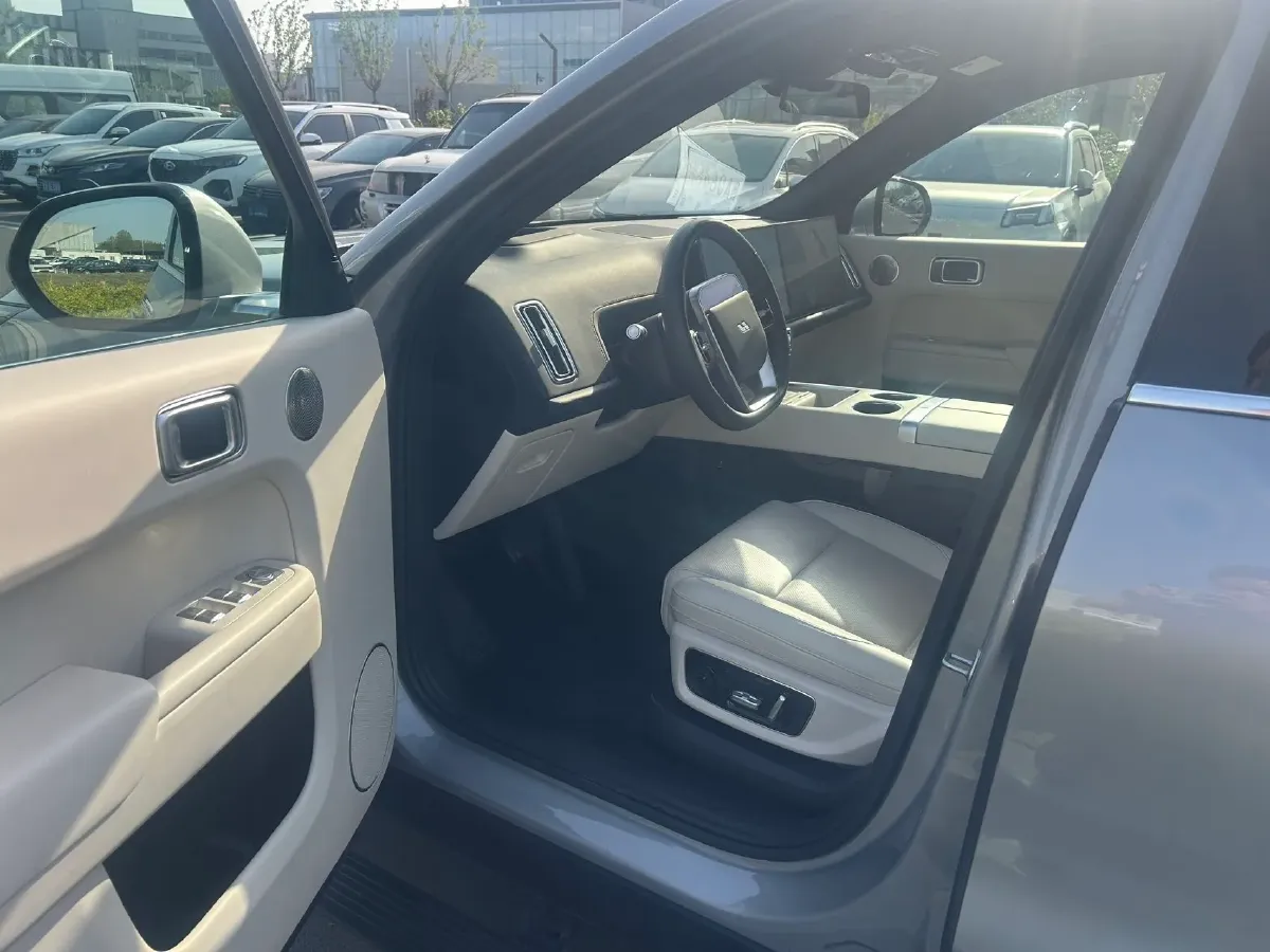 2024 Li L9 Range Extended 154HP REEV 52.3KWH,autocango,china used car exporter,china ev exporter,chinese used car exporter,chinese used ev exporter