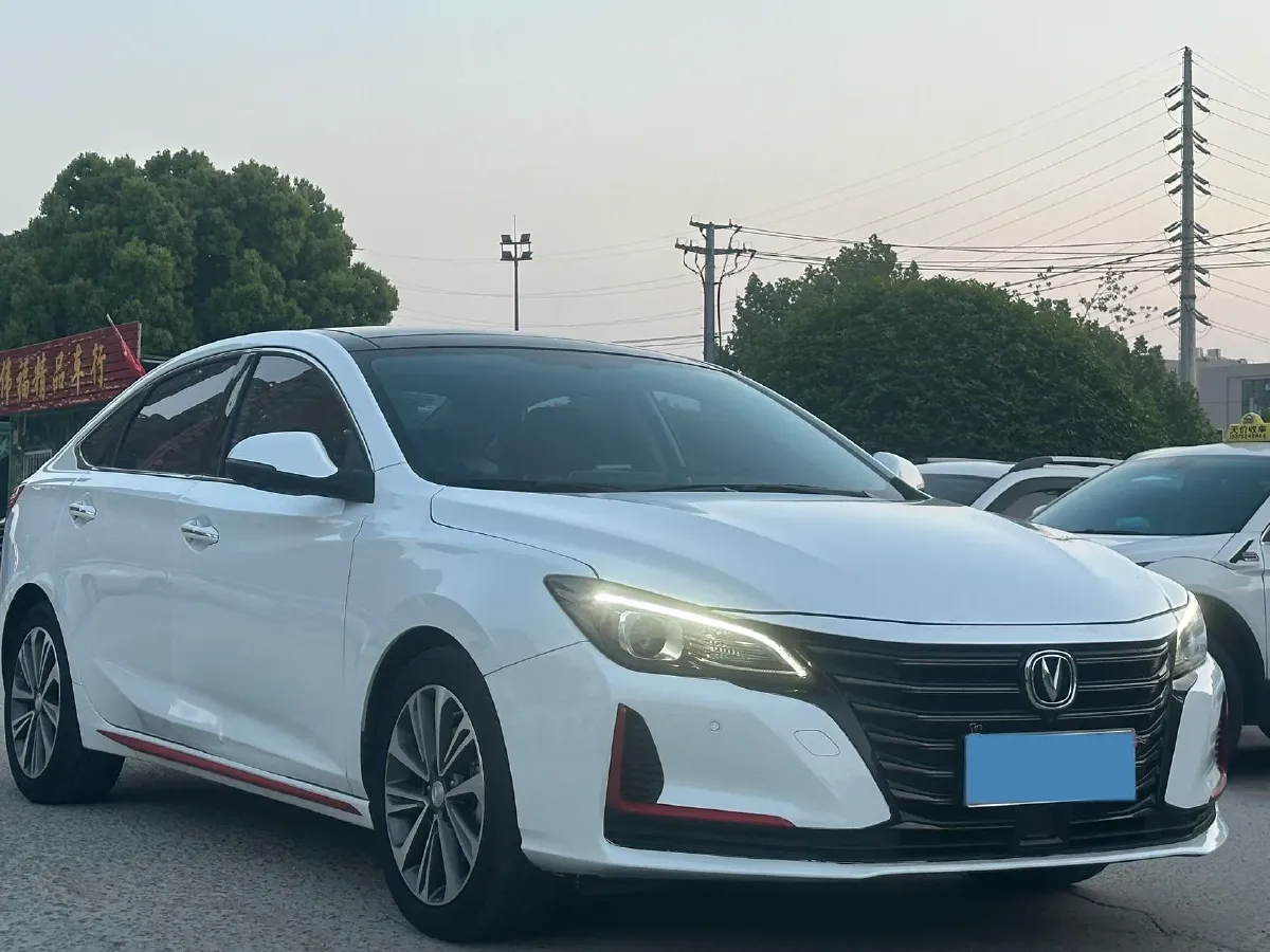 2021 ChangAn Raeton CC 1.5T 180HP L4 7DCT,autocango,china used car exporter,china ev exporter,chinese used car exporter,chinese used ev exporter