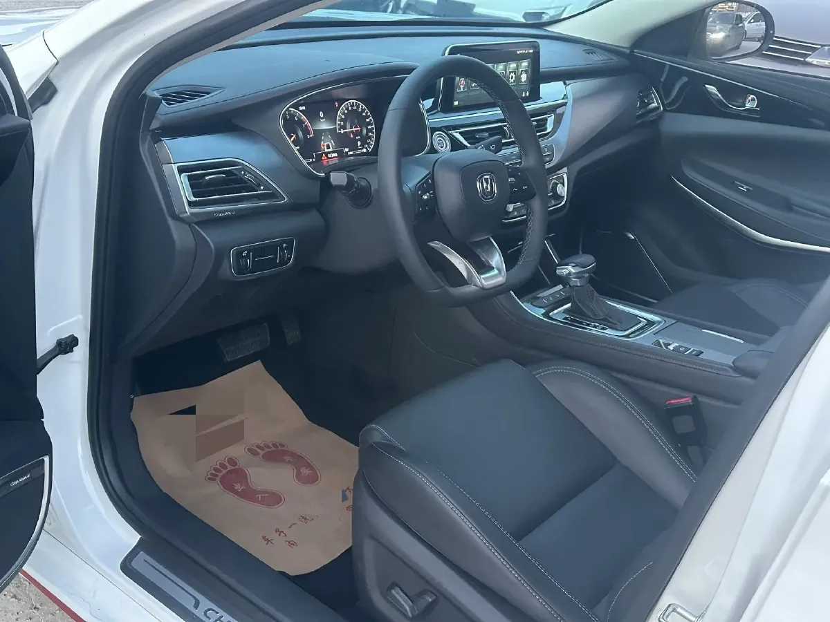 2021 ChangAn Raeton CC 1.5T 180HP L4 7DCT,autocango,china used car exporter,china ev exporter,chinese used car exporter,chinese used ev exporter