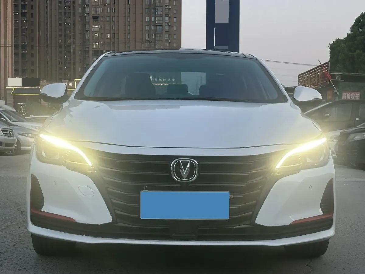 2021 ChangAn Raeton CC 1.5T 180HP L4 7DCT,autocango,china used car exporter,china ev exporter,chinese used car exporter,chinese used ev exporter
