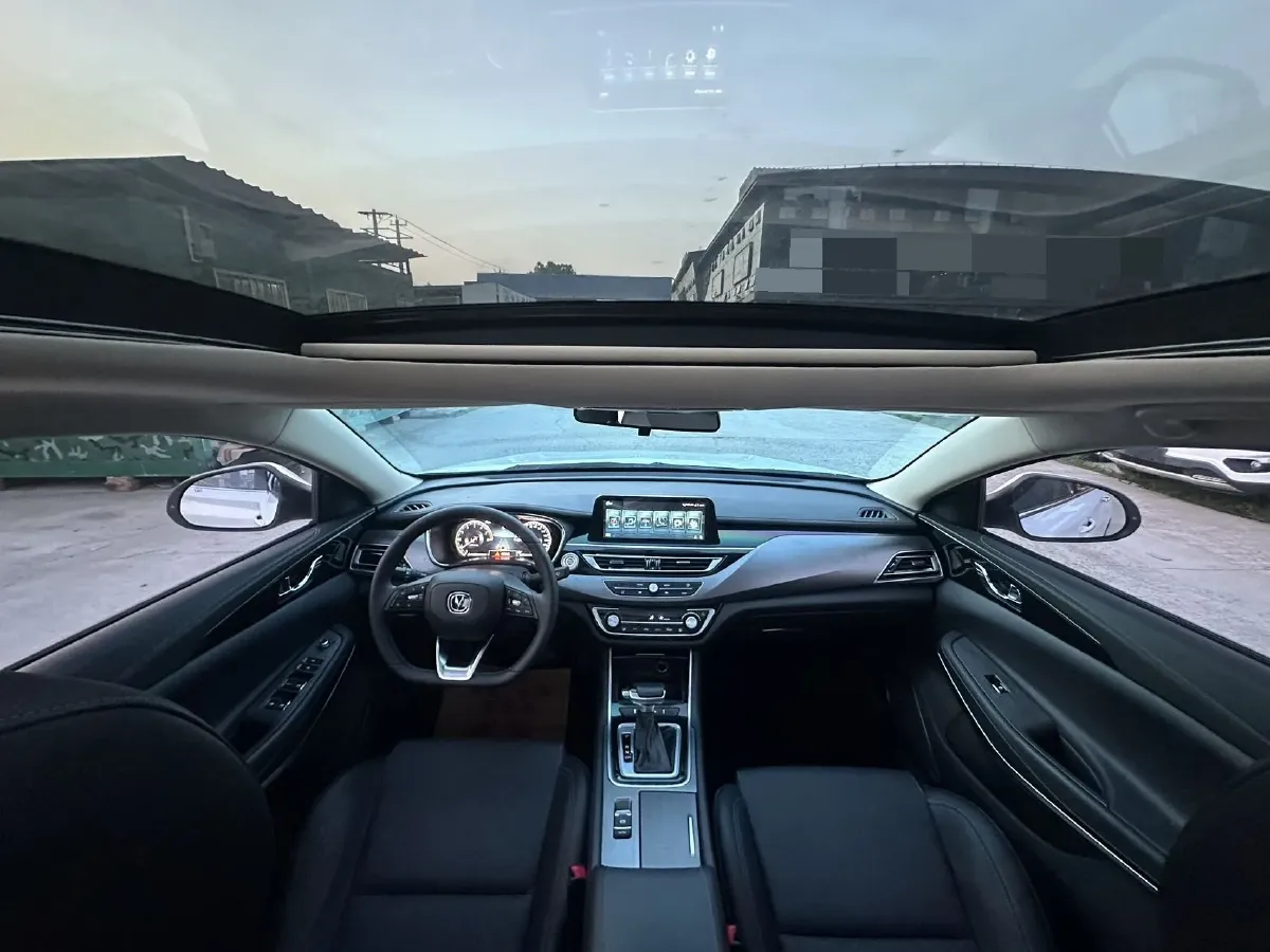 2021 ChangAn Raeton CC 1.5T 180HP L4 7DCT,autocango,china used car exporter,china ev exporter,chinese used car exporter,chinese used ev exporter