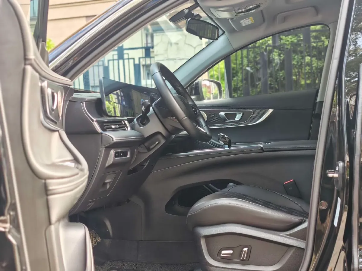 2025 Chery Tiggo 7 Plus 1.6T 197HP L4 8AT,autocango,china used car exporter,china ev exporter,chinese used car exporter,chinese used ev exporter