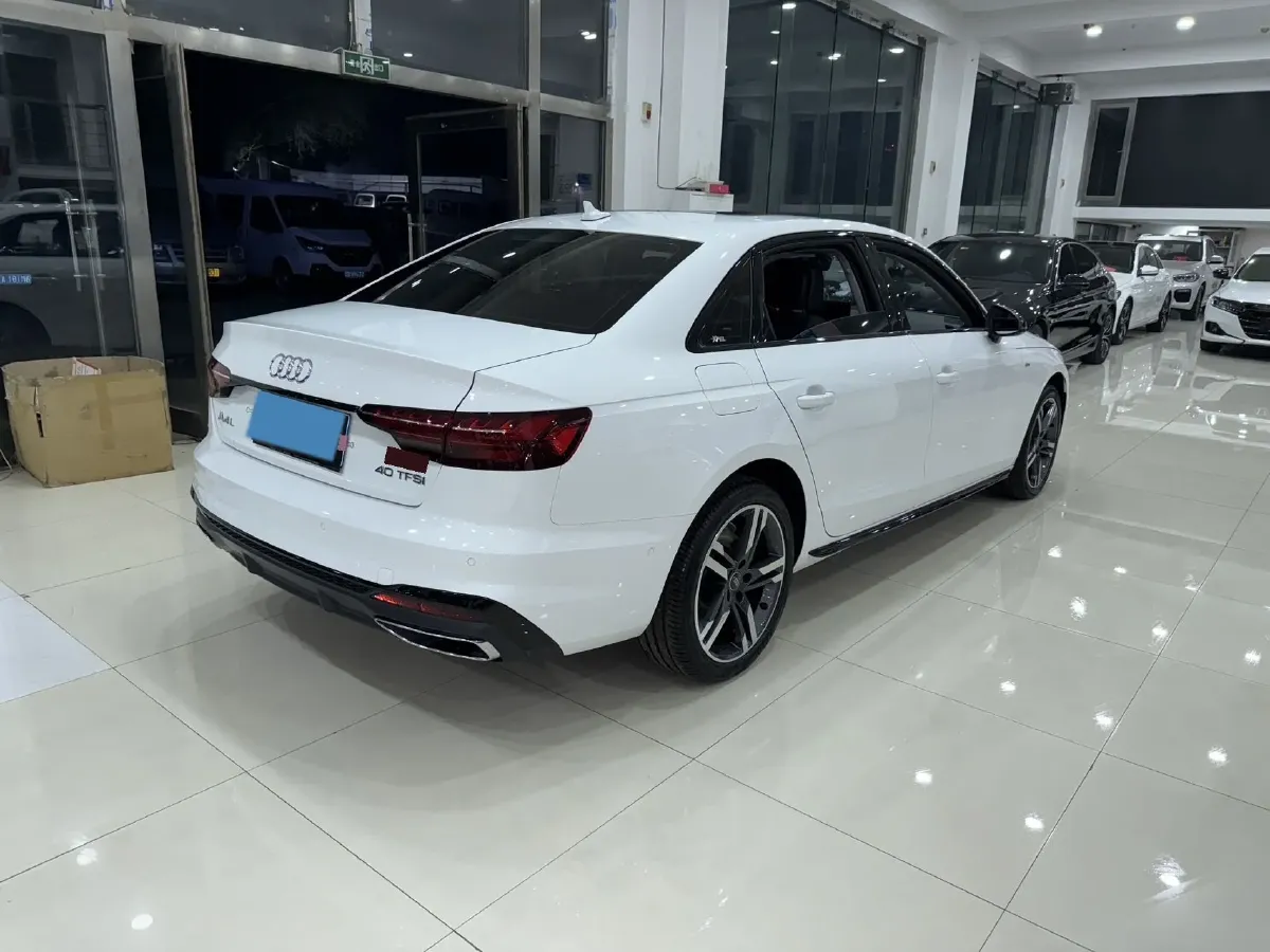2023 Audi A4L 2.0T 190HP L4 7DCT,autocango,china used car exporter,china ev exporter,chinese used car exporter,chinese used ev exporter