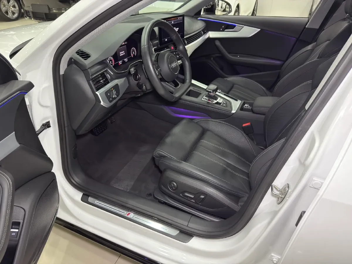 2023 Audi A4L 2.0T 190HP L4 7DCT,autocango,china used car exporter,china ev exporter,chinese used car exporter,chinese used ev exporter